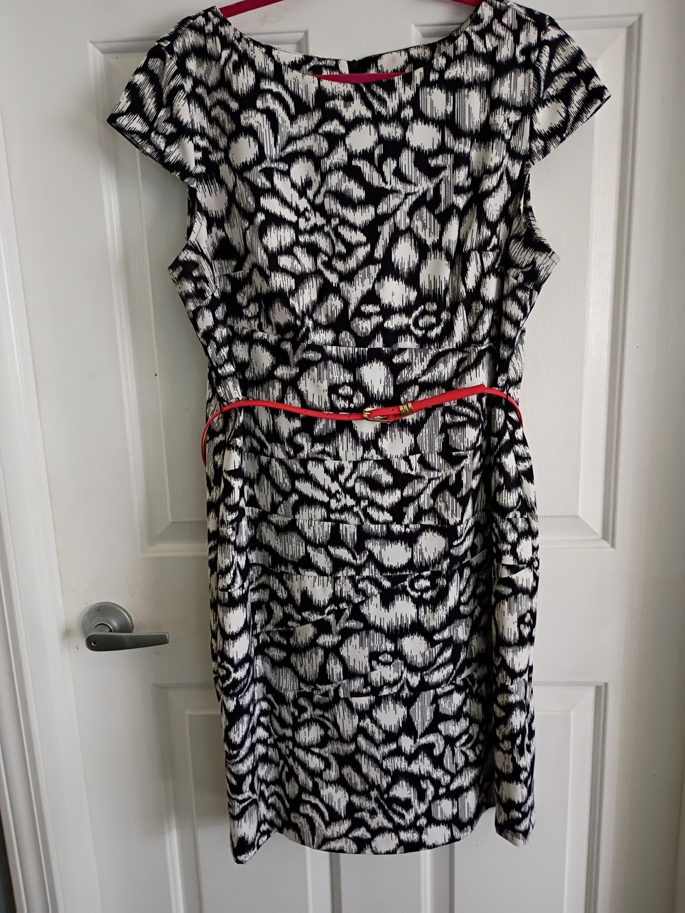Black and White Patterned Cap Sleeve Dress with Red Belt
